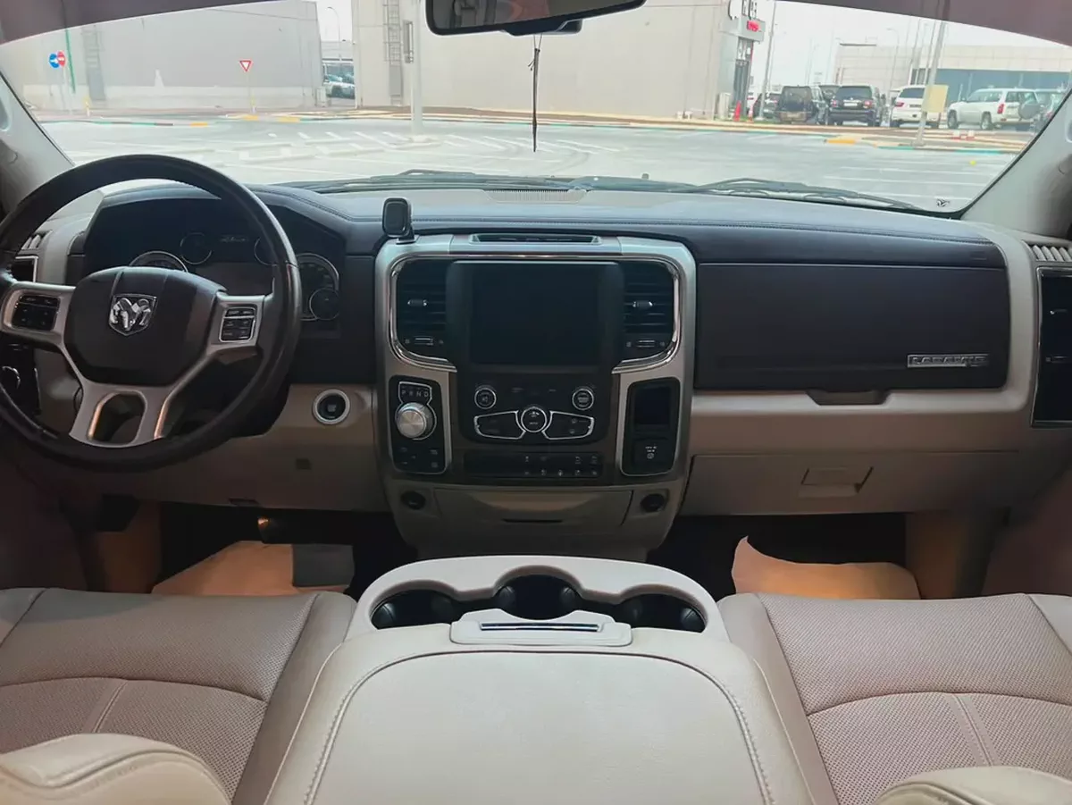 Pristine 2020 Dodge Ram 1500 Laramie | GCC Specs | Low Mileage-11-11