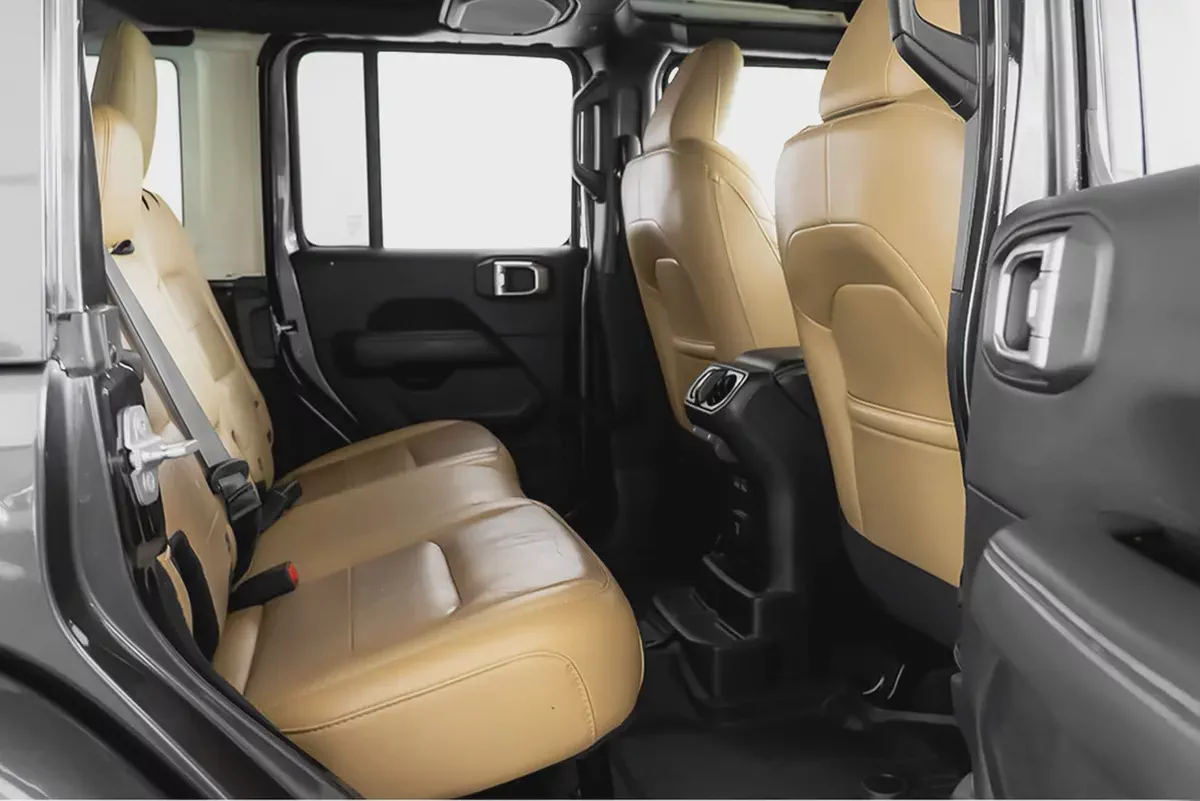 AED 2,070 / month | 0% DP | 2019 Jeep Wrangler Unlimited Sahara / Extensive Agency Service History-11-11