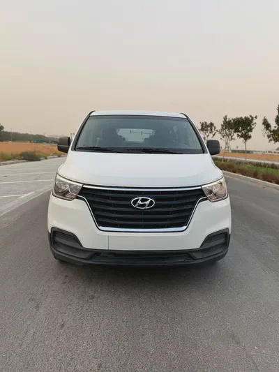 Hyundai H1 2020 GCC Specs - Reliable 9-Seater Passenger Van-0