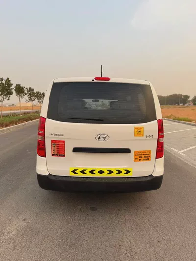 Hyundai H1 2020 GCC Specs - Reliable 9-Seater Passenger Van-8