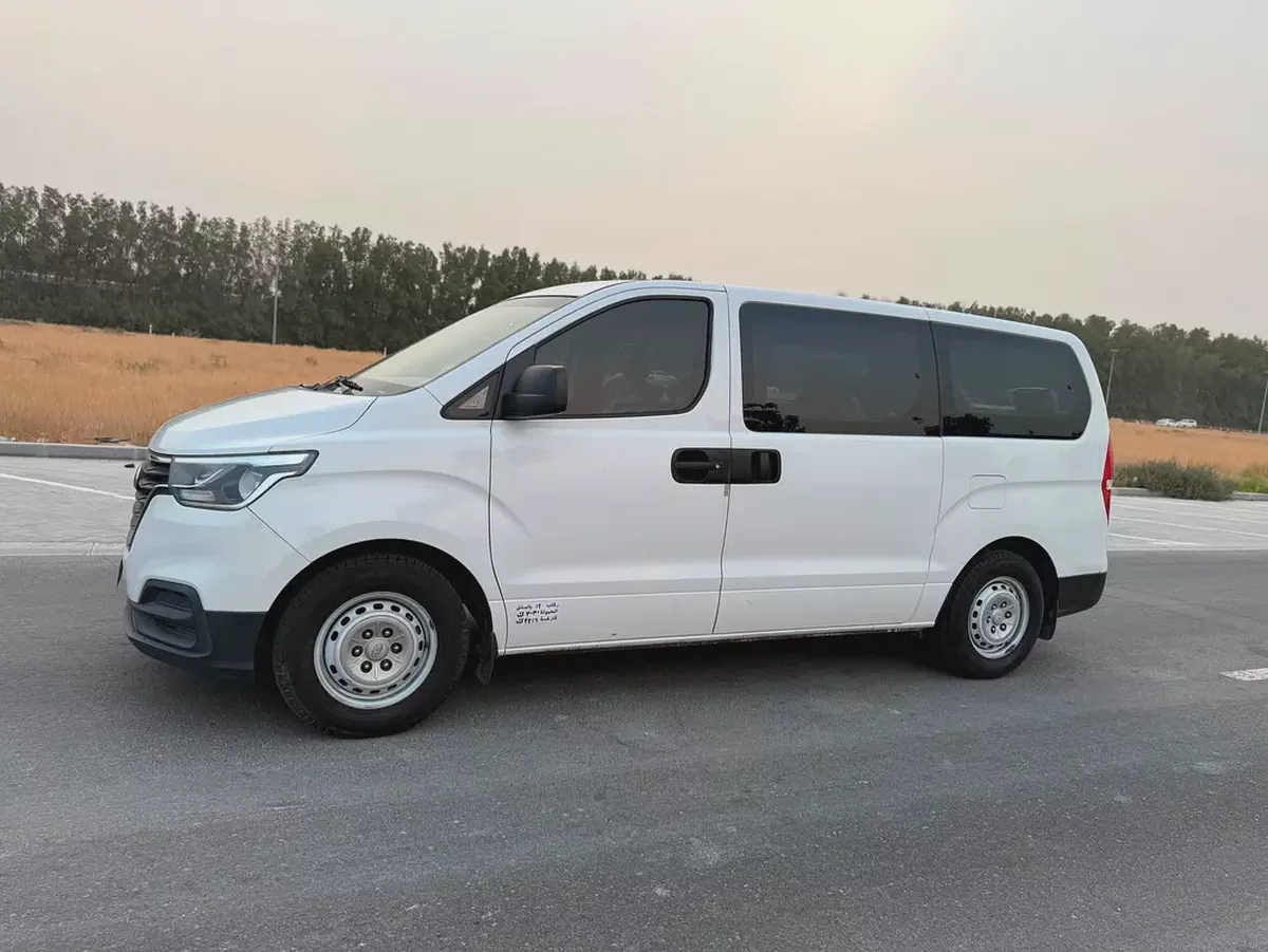 Hyundai H1 2020 GCC Specs - Reliable 9-Seater Passenger Van-3-3