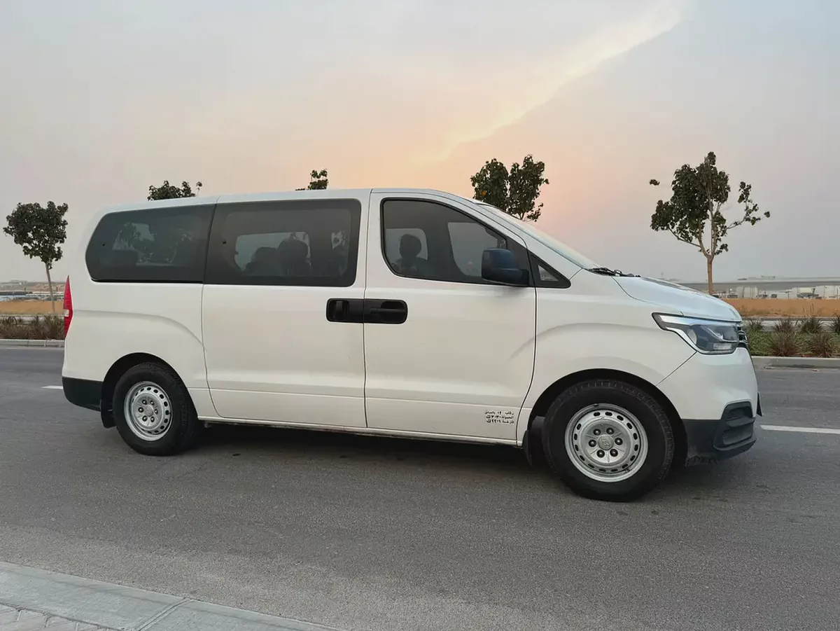 Hyundai H1 2020 GCC Specs - Reliable 9-Seater Passenger Van-6-6