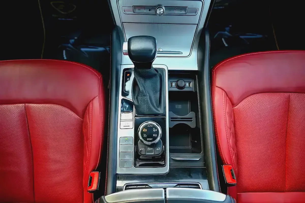 AED 656/Month | RX-8 Luxury | Free Warranty | GCC Specs | REF#M40733-17-17