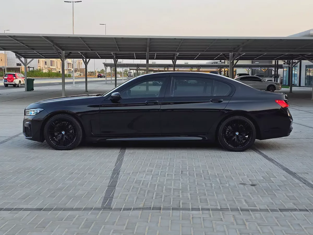 BMW 7-Series 740Li 2019 American Specs-2-2