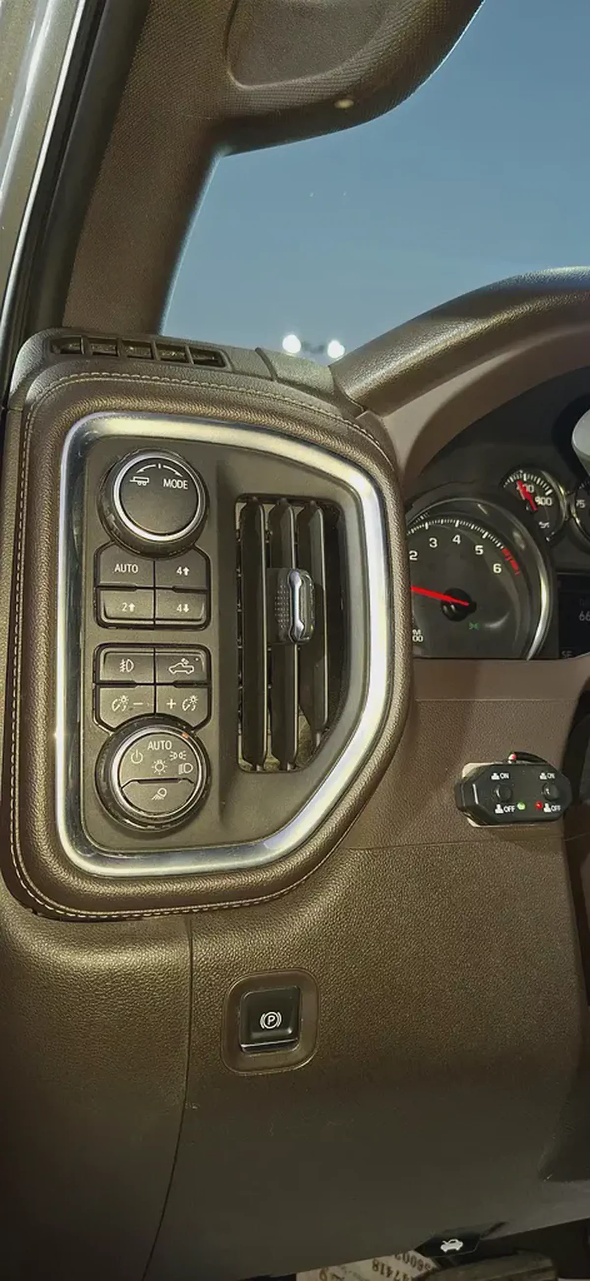 Chevrolet Silverado 1500 LT Trail Boss 2022 GCC Specs-11-11