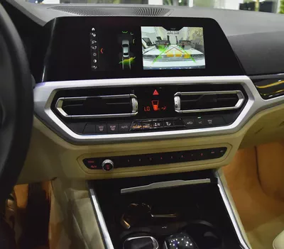 ORIGINAL PAINT ( ثبغ وكاله ) BMW 320i ( 2020 Model ) in Blue Color European Specs-13