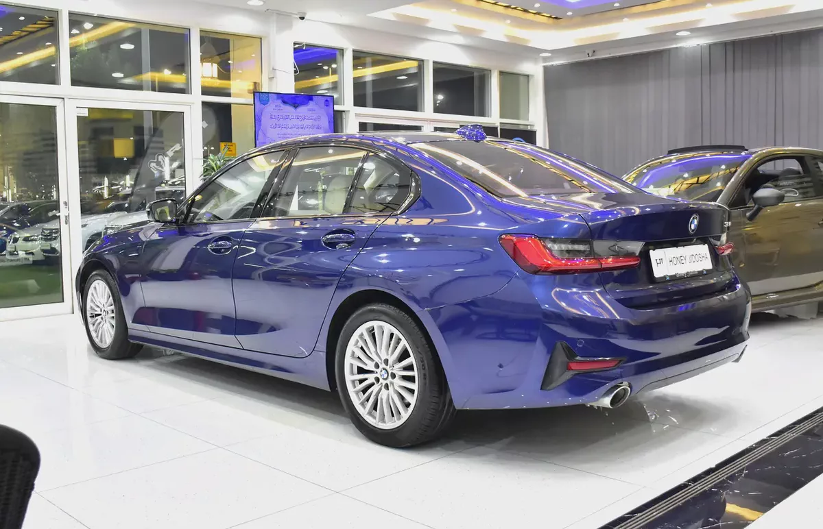 ORIGINAL PAINT ( ثبغ وكاله ) BMW 320i ( 2020 Model ) in Blue Color European Specs-6-6