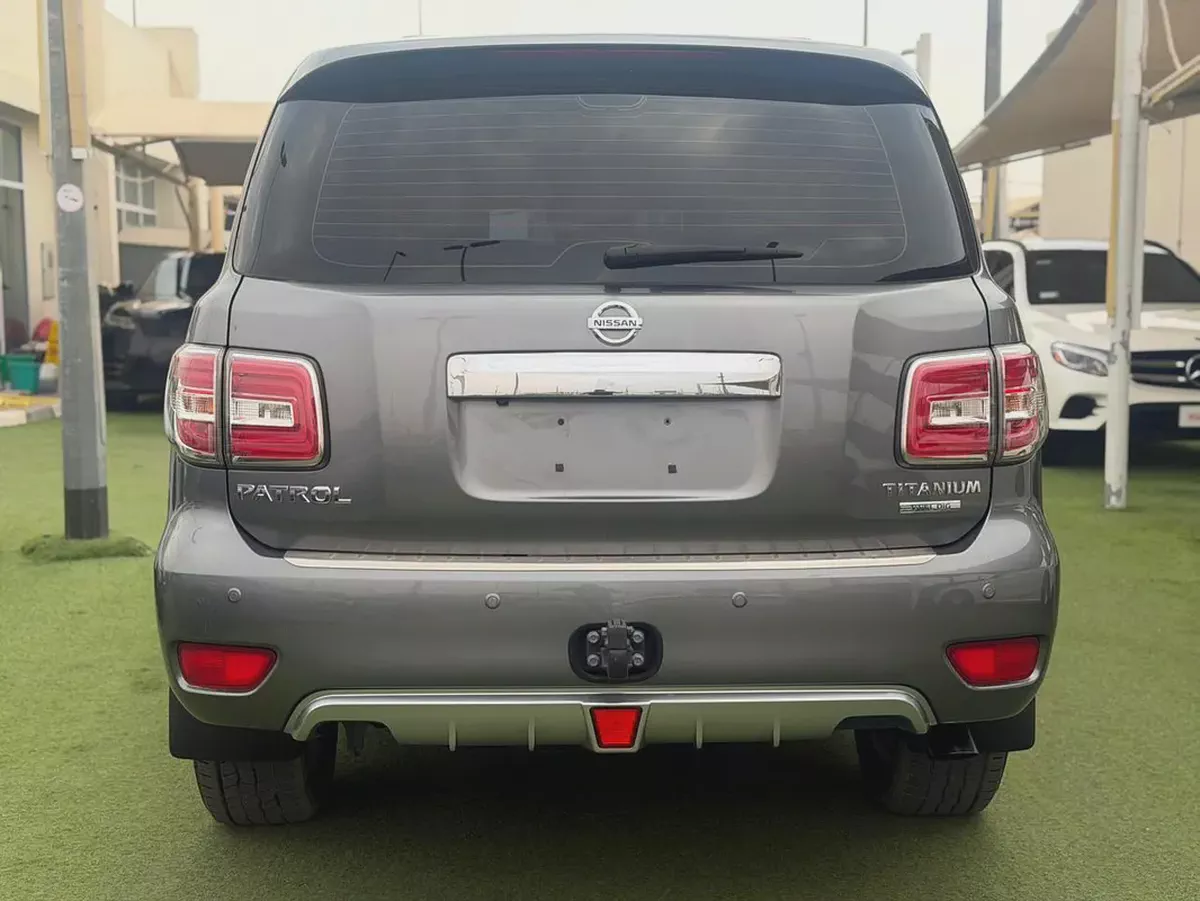 Nissan Patrol LE Titanium 2018 | GCC Specs | V8 Engine-6-6