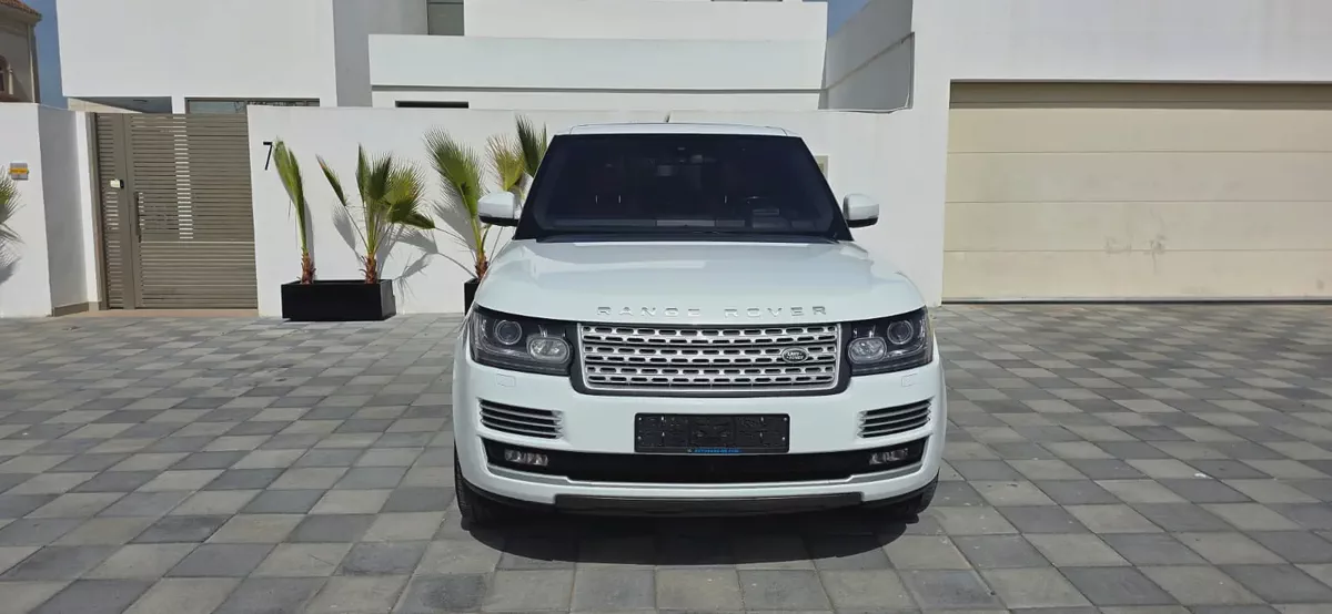 2016-Range Rover Vogue SE Supercharged-Full option-Excellent Condition-Full Service History-3-3