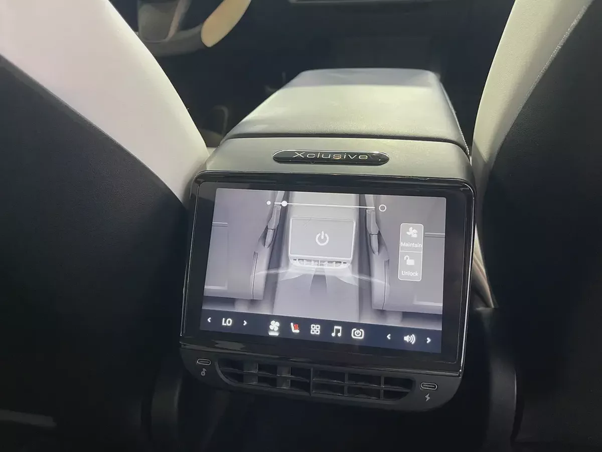 Tesla Model Y Long Range 2024 GCC Specs | Dual Motor AWD-12-12