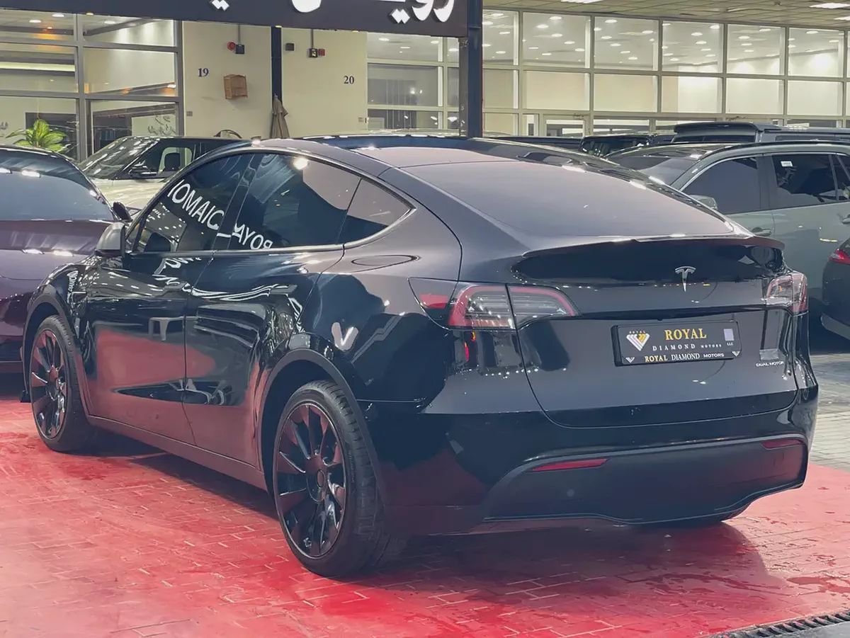 Tesla Model Y Long Range 2024 GCC Specs | Dual Motor AWD-5-5