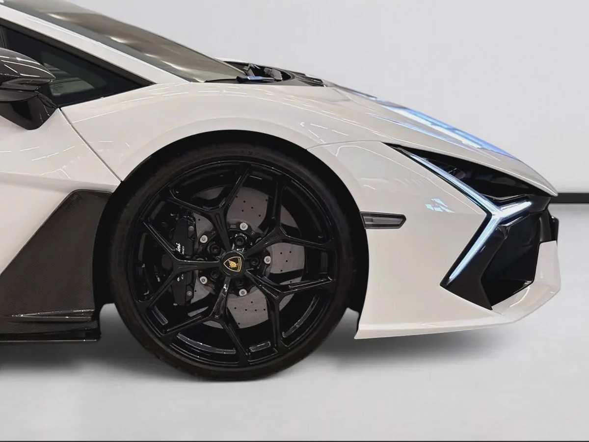 AED 30,400 P.M | 0% DOWN PAYMENT | LAMBORGHINI REVUELTO CARBON EDITION | 6.5L V12 HYBRID – 1,001 HP