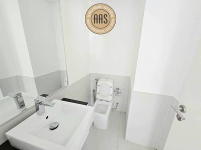 Spacious Apartment ! Park Facing ! With All Aminities ! Ready to Move-5