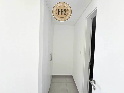 Spacious Apartment ! Park Facing ! With All Aminities ! Ready to Move-8