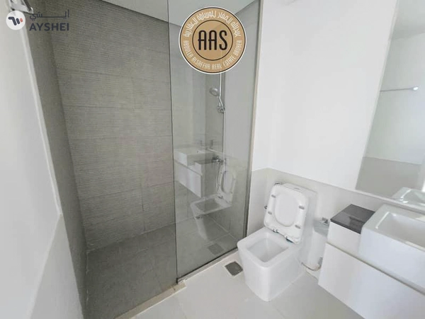 Spacious Apartment ! Park Facing ! With All Aminities ! Ready to Move