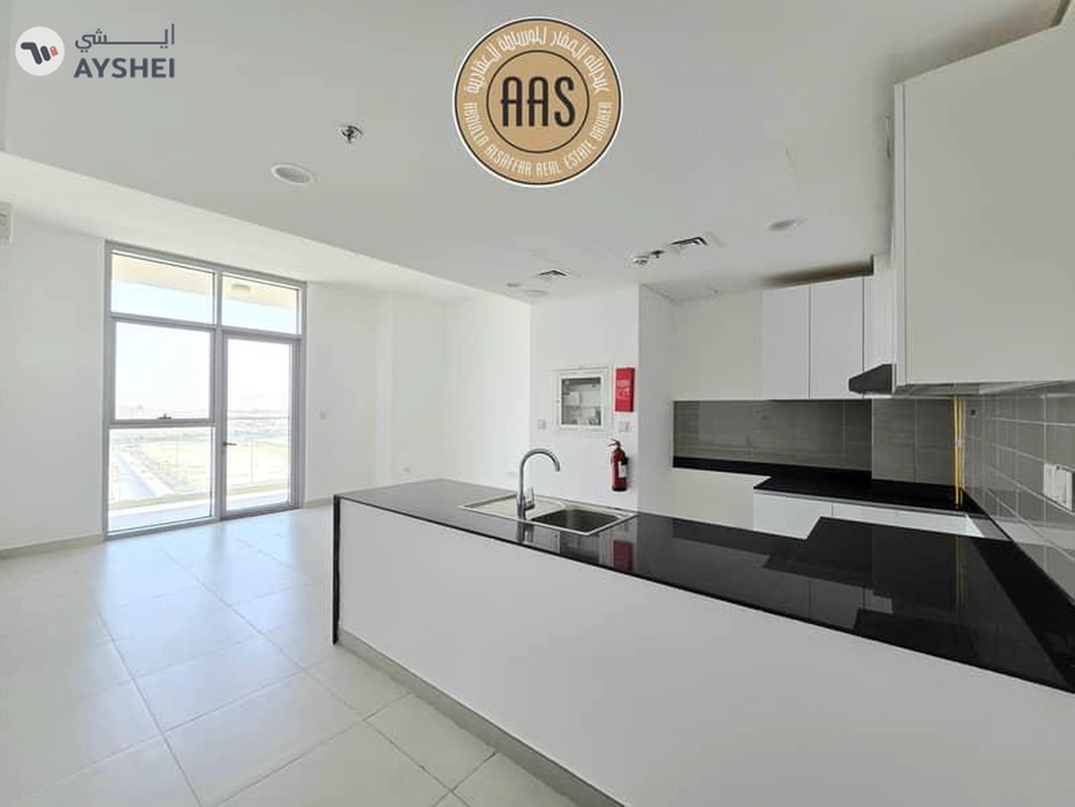 Spacious Apartment ! Park Facing ! With All Aminities ! Ready to Move-6-6