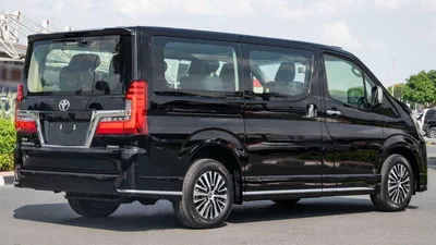 Toyota Granvia PREMIUM 3.5P AT MY2023 – BLACK-3