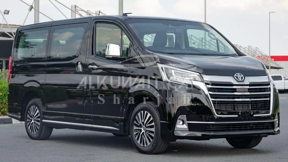 Toyota Granvia PREMIUM 3.5P AT MY2023 – BLACK-1-0