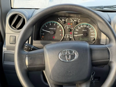 Toyota Land Cruiser 70 1-8