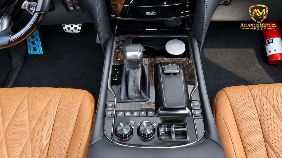 Lexus LX570 SIGNATURE BLACK EDITION-14-0