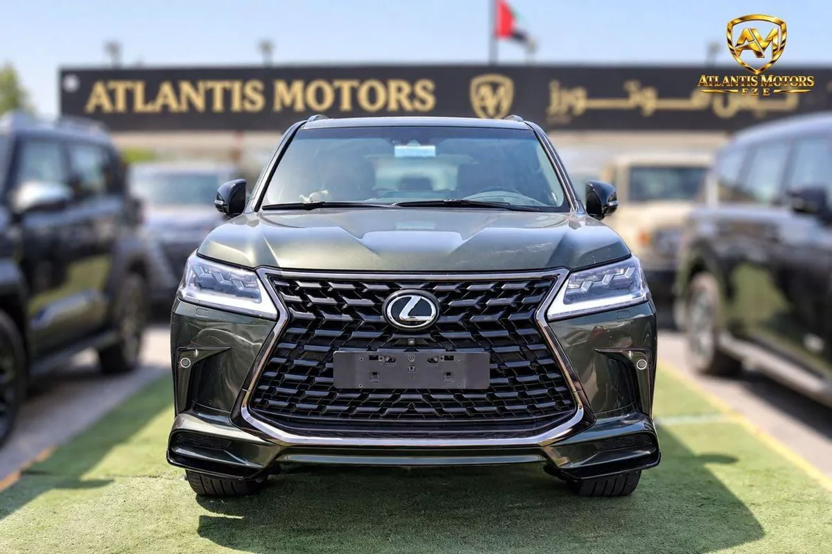 Lexus LX570 SIGNATURE BLACK EDITION-1-0