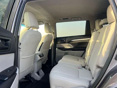 Toyota Highlander LE 2019 Toyota Highlander Mid Option 2.7L V4 - Rear Camera - Leather SEATS-16