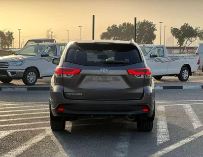 Toyota Highlander LE 2019 Toyota Highlander Mid Option 2.7L V4 - Rear Camera - Leather SEATS-6