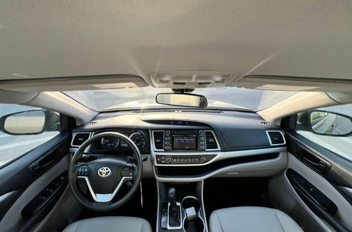 Toyota Highlander LE 2019 Toyota Highlander Mid Option 2.7L V4 - Rear Camera - Leather SEATS-9-0