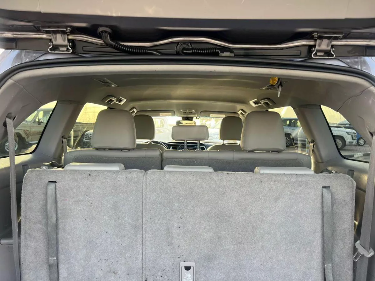 Toyota Highlander LE 2019 Toyota Highlander Mid Option 2.7L V4 - Rear Camera - Leather SEATS-14-0