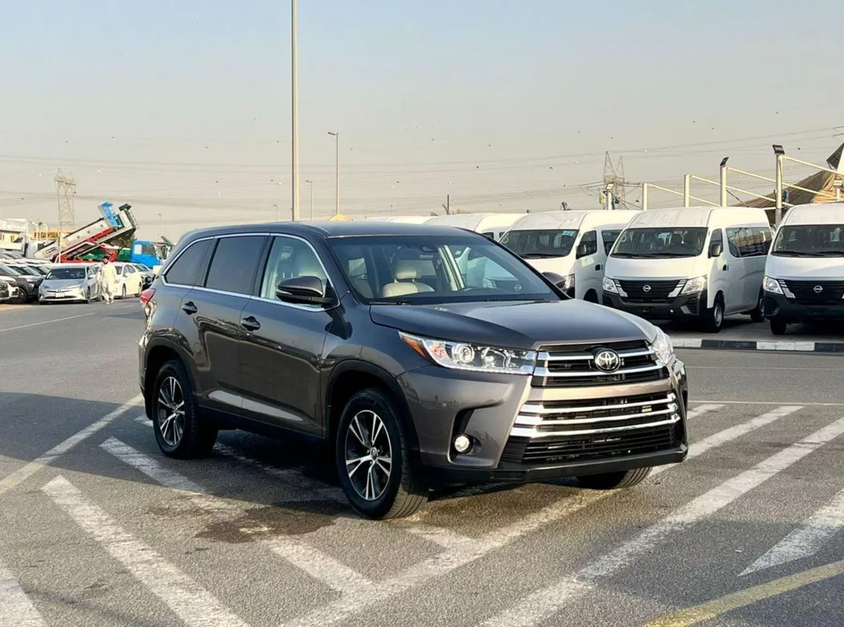 Toyota Highlander LE 2019 Toyota Highlander Mid Option 2.7L V4 - Rear Camera - Leather SEATS