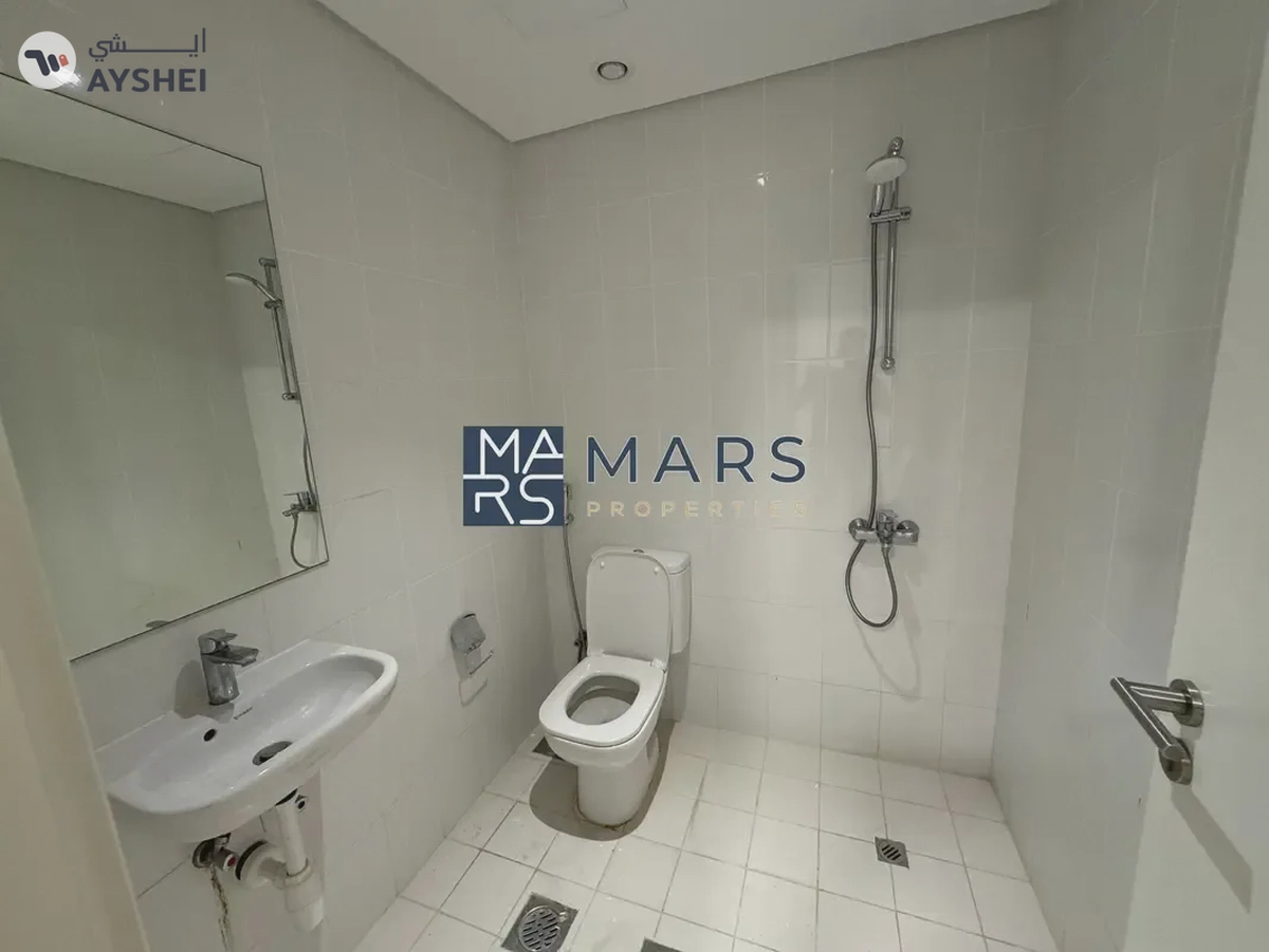 Luxurious 3 bedrooms bigger layout available for rent in nasma residence for 100,000 AED yearly-10-10