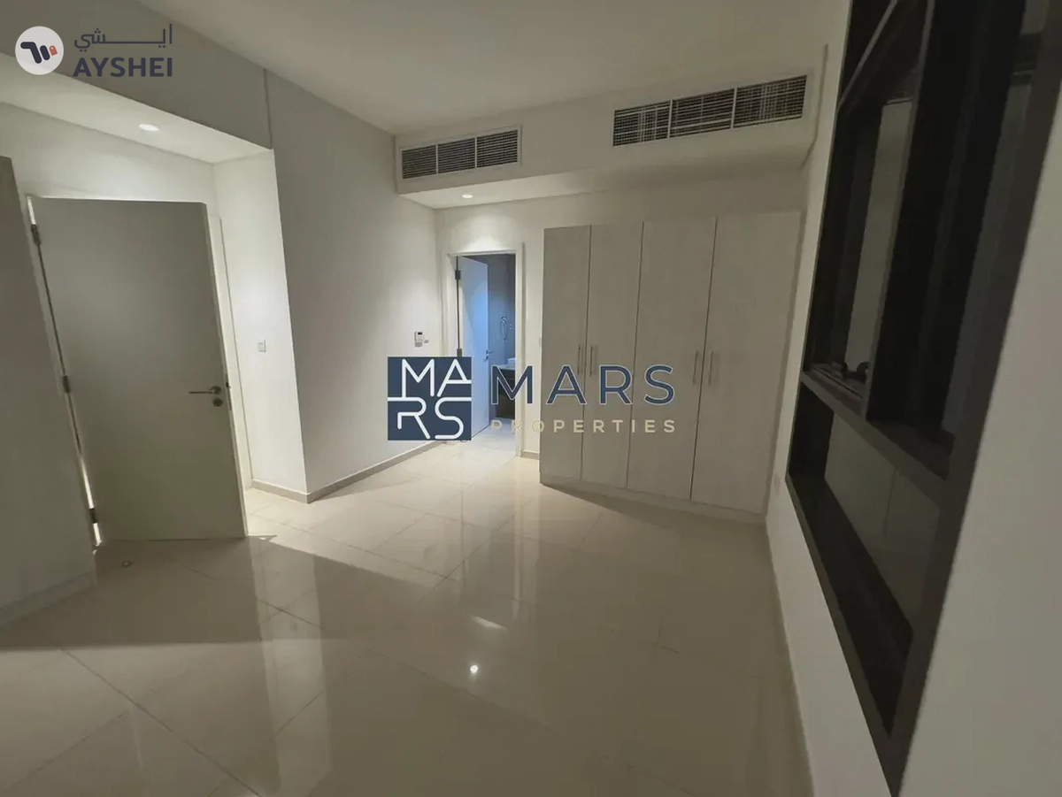 Luxurious 3 bedrooms bigger layout available for rent in nasma residence for 100,000 AED yearly-16-16