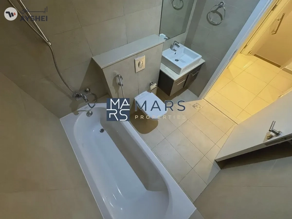Luxurious 3 bedrooms bigger layout available for rent in nasma residence for 100,000 AED yearly