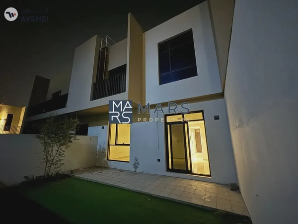 Luxurious 3 bedrooms bigger layout available for rent in nasma residence for 100,000 AED yearly