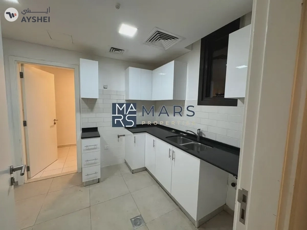 Luxurious 3 bedrooms bigger layout available for rent in nasma residence for 100,000 AED yearly