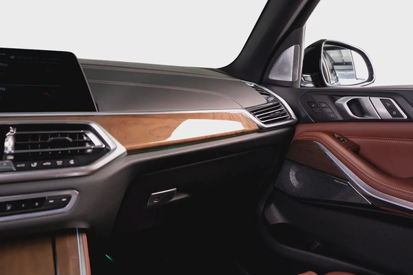 BMW X5 M50i GCC-AGMC Full Service History-BMW Individual Interior-Aero Dynamic Package