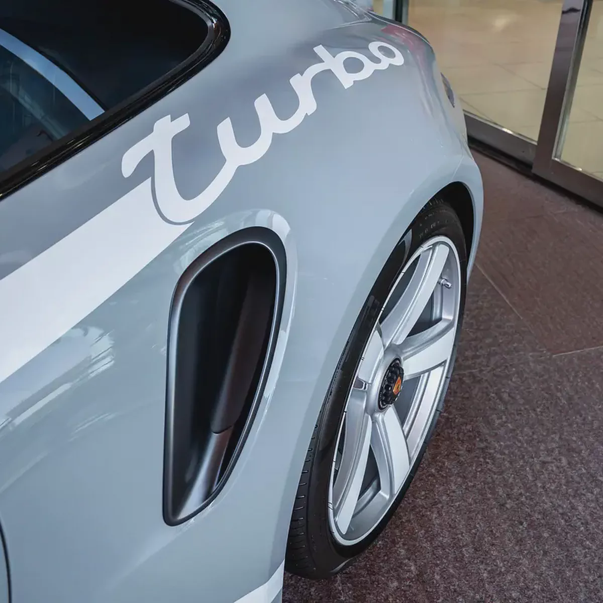 2025 Porsche 911 Turbo S 50th Anniversary-9-9