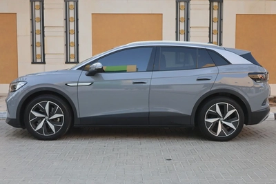 Volkswagen ID.4-2022-33000km-UNDER WARRANTY-GCC SPECS-4