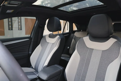 Volkswagen ID.4-2022-33000km-UNDER WARRANTY-GCC SPECS-14