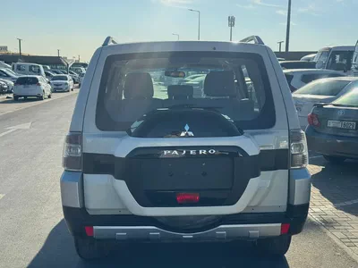 Mitsubshshi pajero 2008 white color upgert 2020GCzc-7