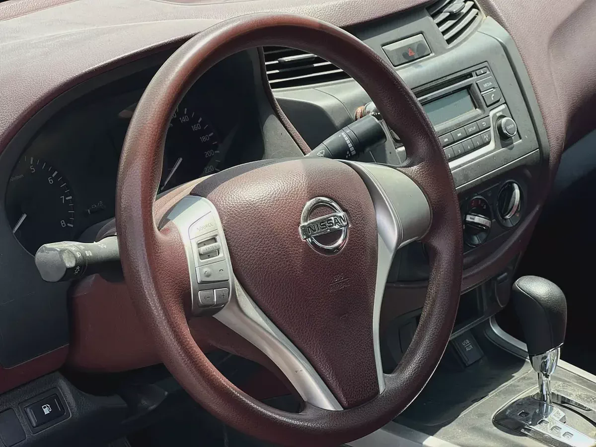 2020 Nissan Navara | 4X2  Automatic | Low mileage | GCC | Clean | Ref#1160-7-7