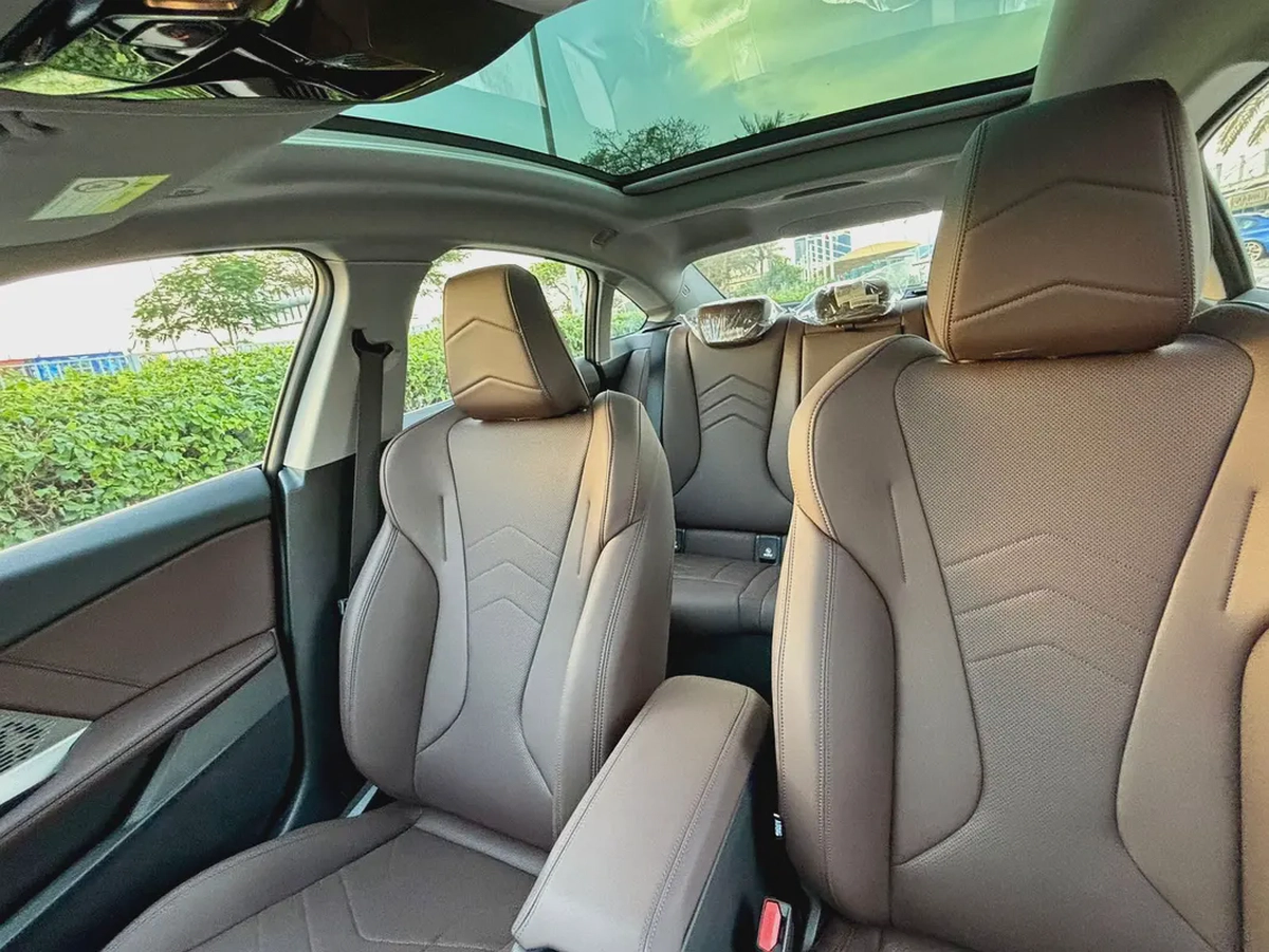 2025 BMW 225i - Chinese Specs - Brand New!-14-14
