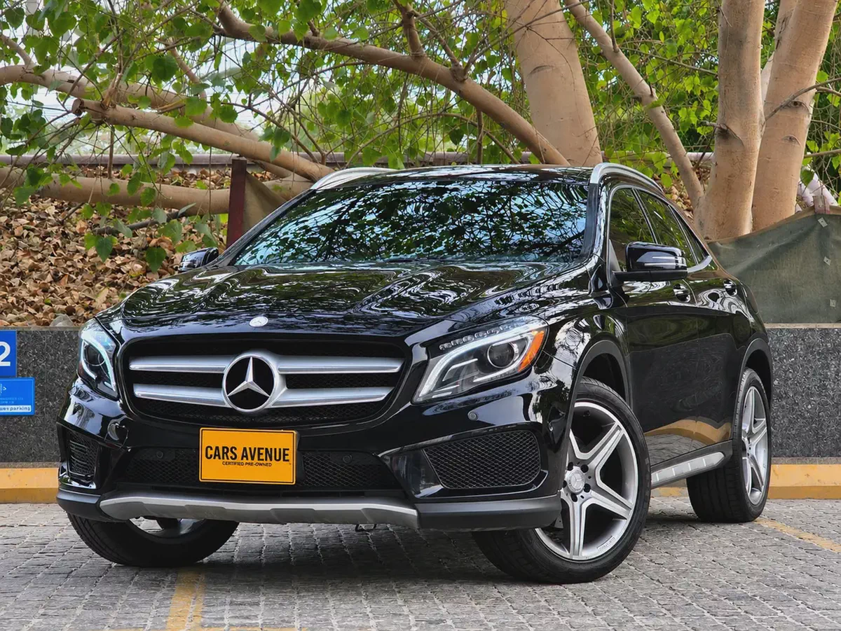 Mercedes-Benz GLA 250 4MATIC 2015 | Canadian Specs | Well Maintained