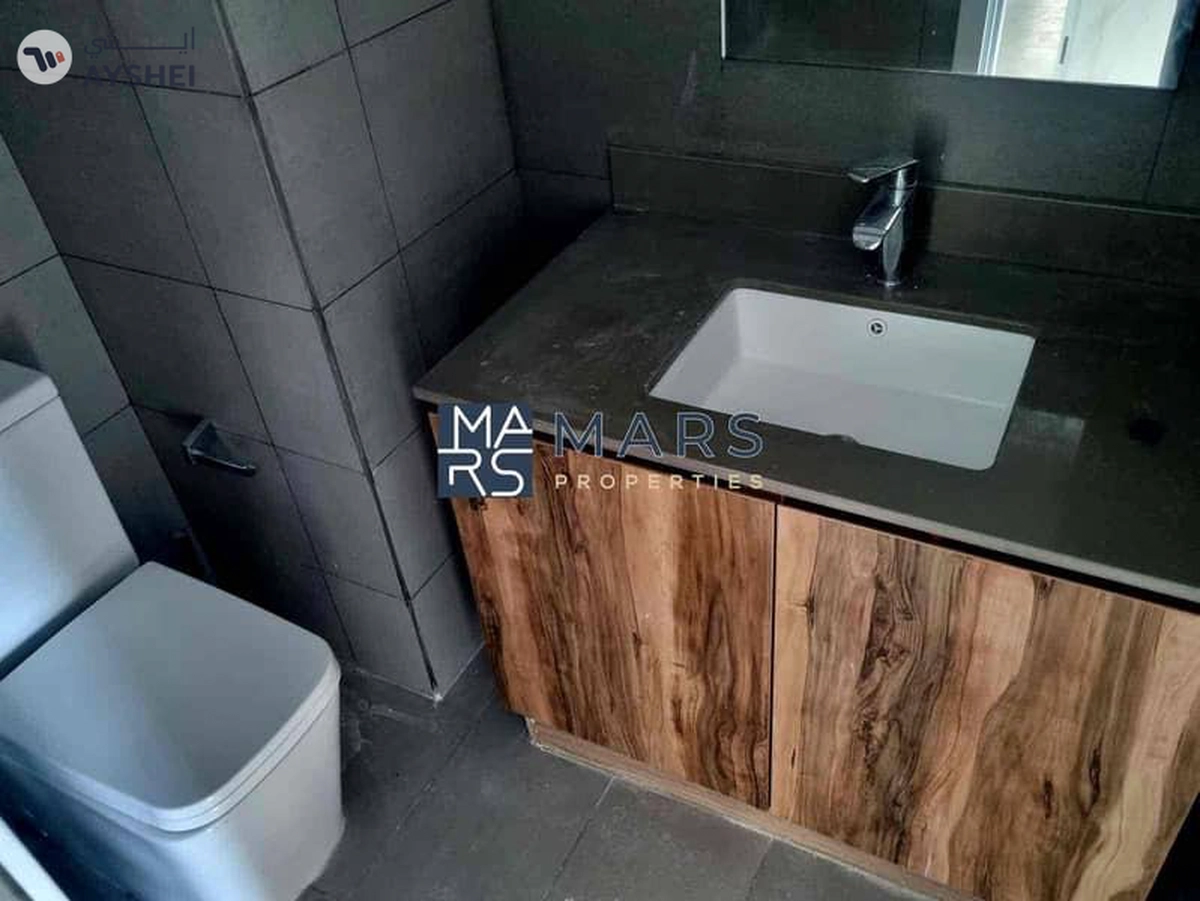 Prime Location | vacant | Ready to Move-6-6