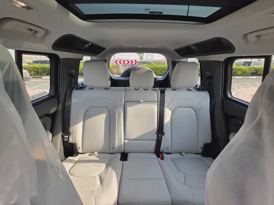 Land Rover Defender 110 X-Dynamic HSE P400 2026 GCC Specs-17
