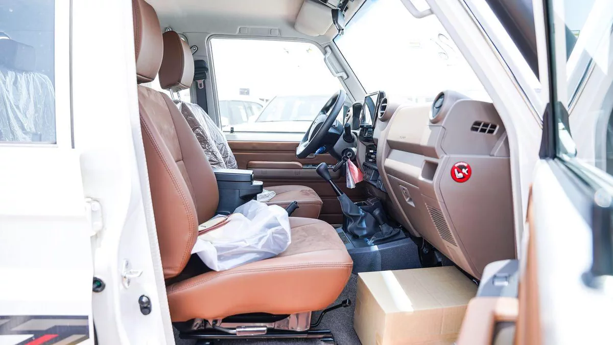 Toyota Land Cruiser 70 TOYOTA LC 76 2.8 DIESEL MT 2026-9-0