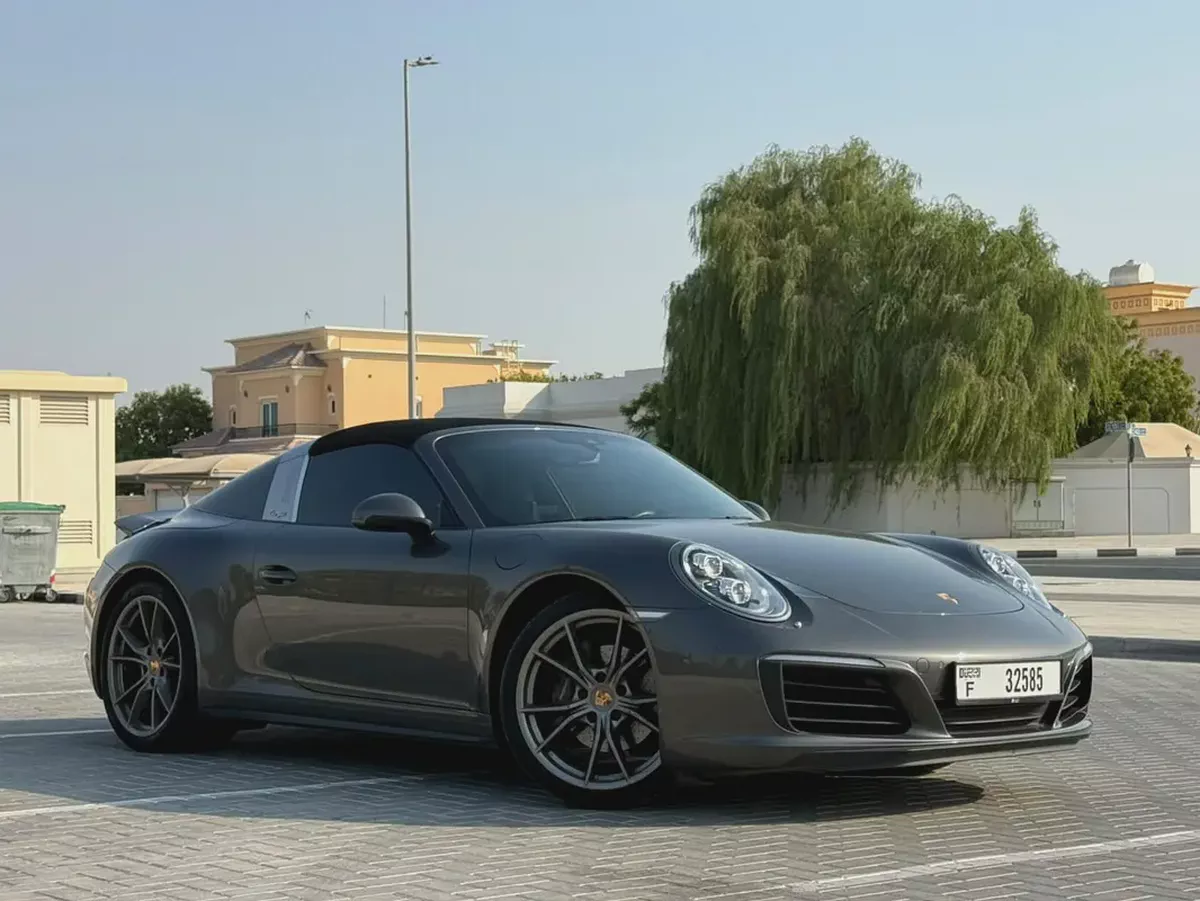 2018 Porsche 911 Targa 4-Excellent Condition-1 Year Warranty and Service contract-1-1