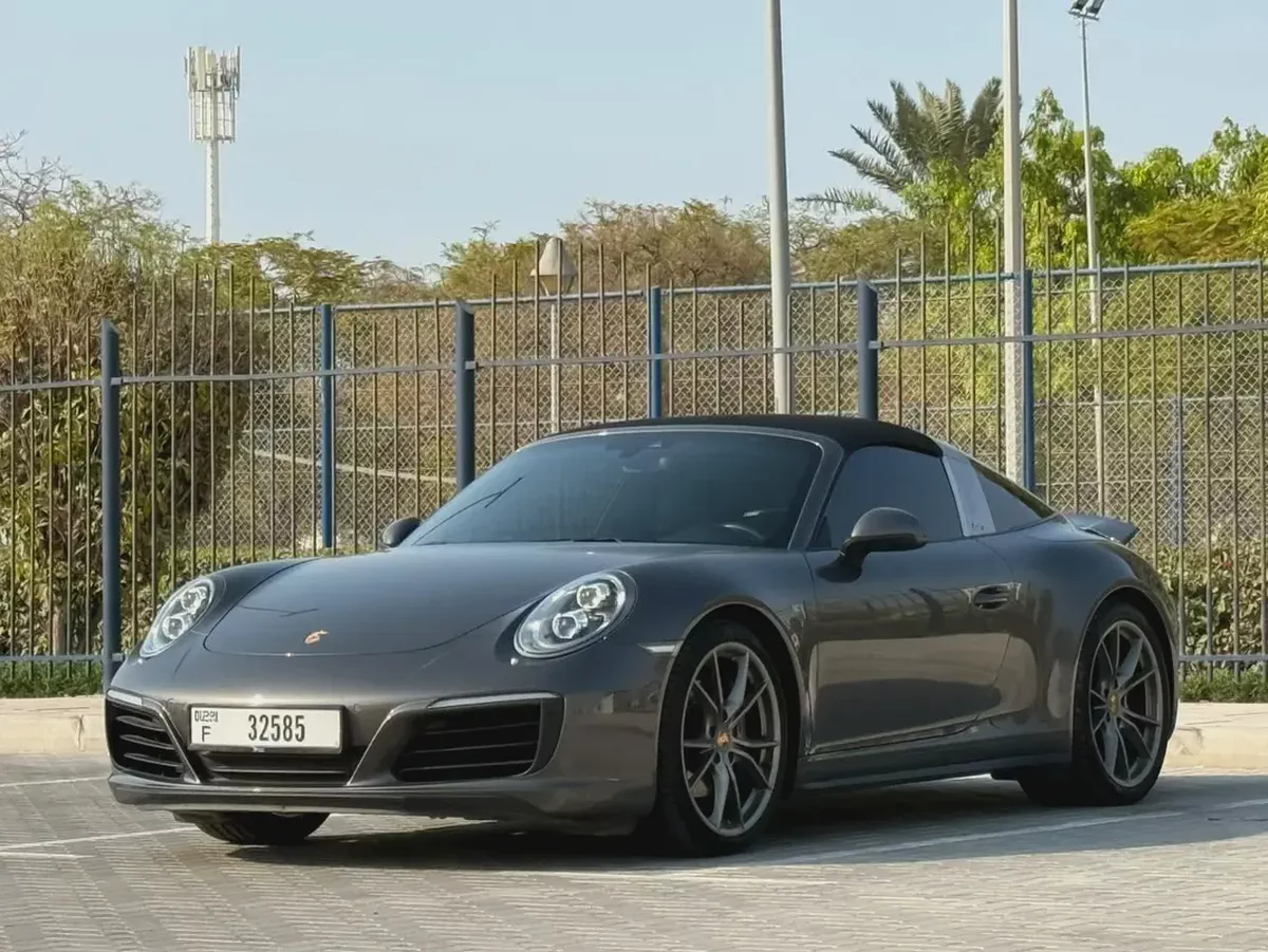 2018 Porsche 911 Targa 4-Excellent Condition-1 Year Warranty and Service contract-2-2