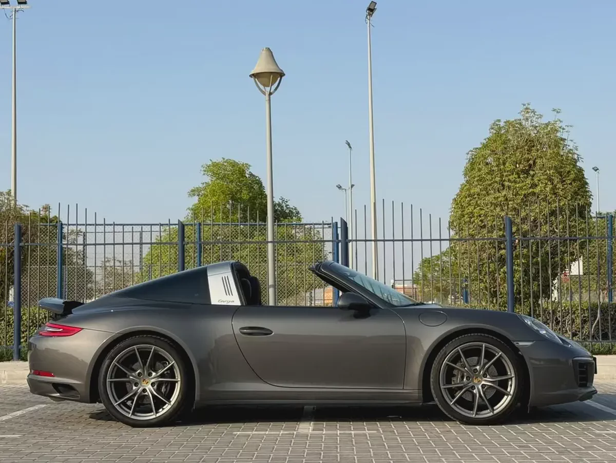 2018 Porsche 911 Targa 4-Excellent Condition-1 Year Warranty and Service contract-5-5