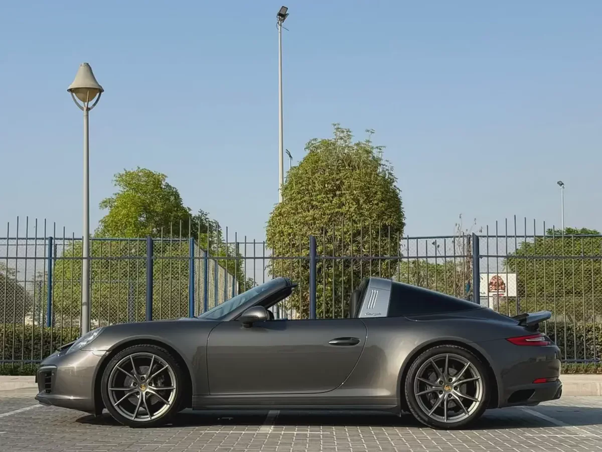 2018 Porsche 911 Targa 4-Excellent Condition-1 Year Warranty and Service contract-6-6